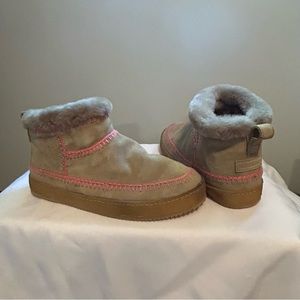 LaidBack London taupe with pink detailing anthropologie boots size 7.5 handmade